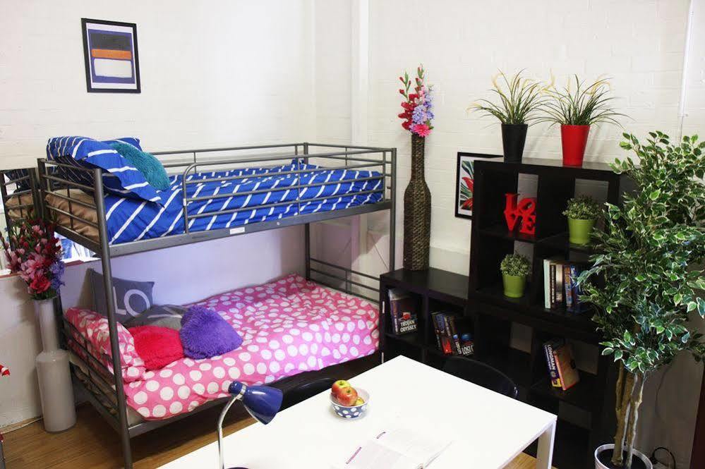 South Yarra Hostel Мельбурн Экстерьер фото